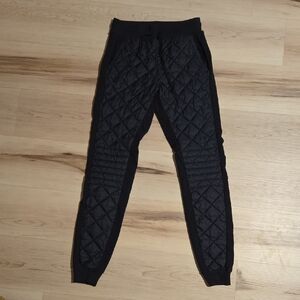 ALO Yoga Airbrush Winter Warm High-Waist Moto Puffer Pant, Black, Size XS/S